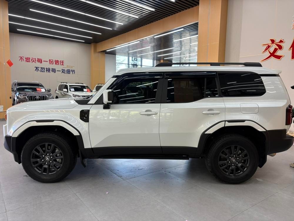 Toyota Prado 2024 — фото автомобиля