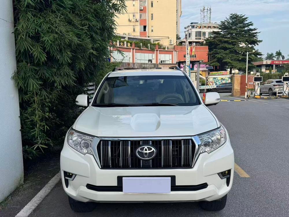 Toyota Prado (Import) 2019 — фото автомобиля
