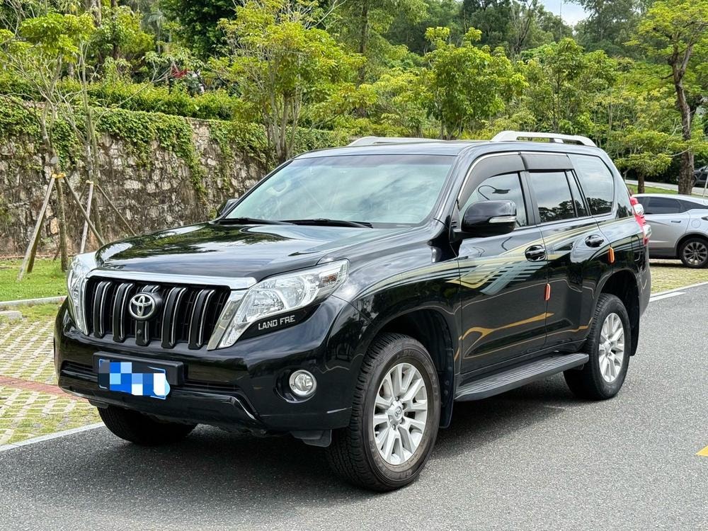 Toyota Prado (Import) 2016 — фото автомобиля