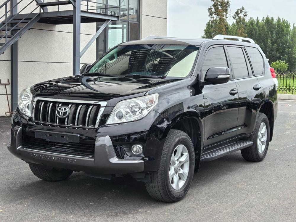 Toyota Prado (Import) 2011 — фото автомобиля 1