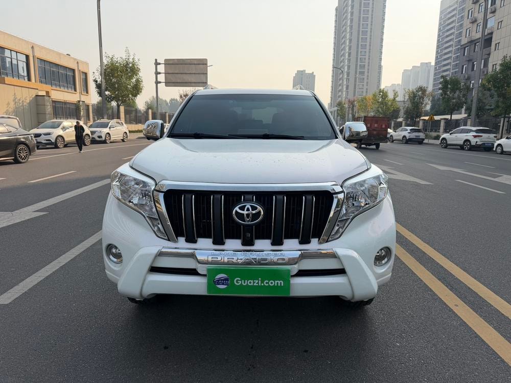 Toyota Prado (Import) 2017 — фото автомобиля 1
