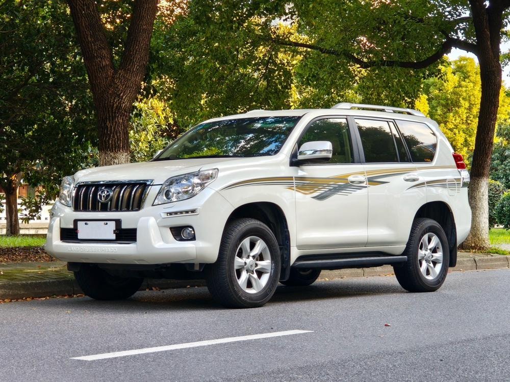 Toyota Prado (Import) 2012 — фото автомобиля