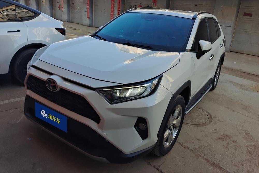 Toyota RAV4 2020 — фото автомобиля 1