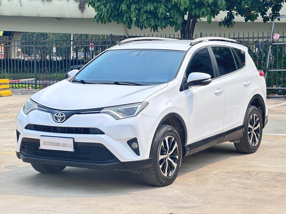 Toyota RAV4 2016 — фото автомобиля