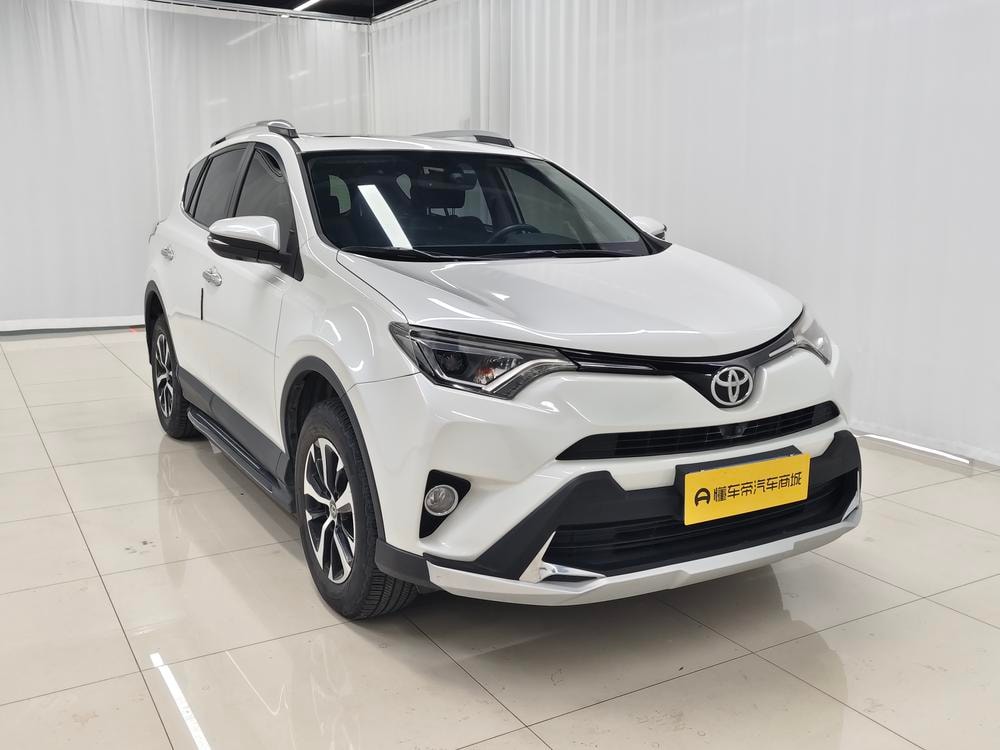Toyota RAV4 2016 — фото автомобиля 1