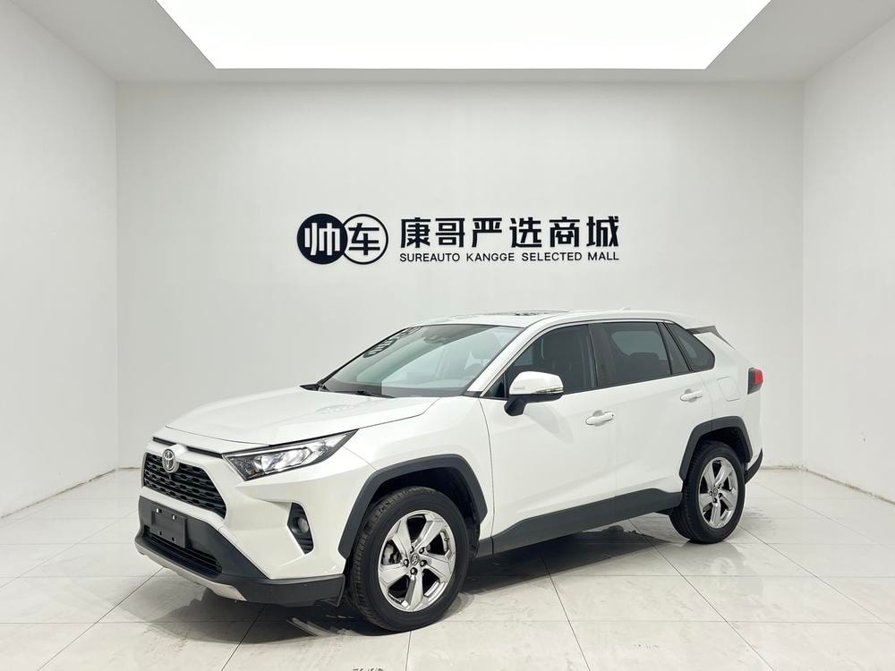 Toyota RAV4 2021 — фото автомобиля
