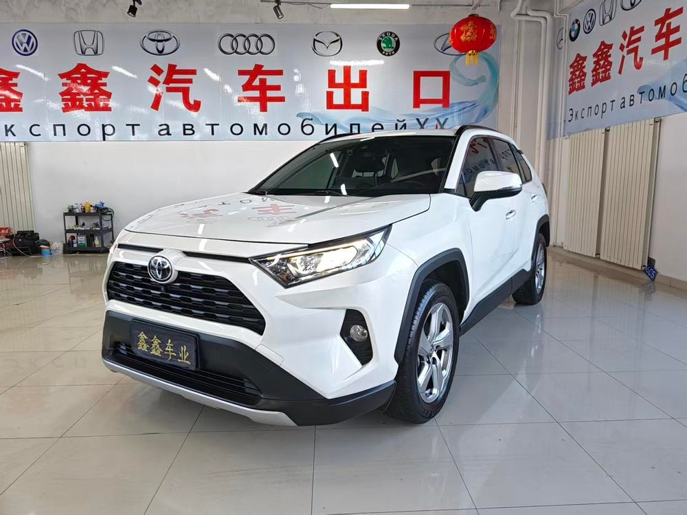 Toyota RAV4 2020 — фото автомобиля 1