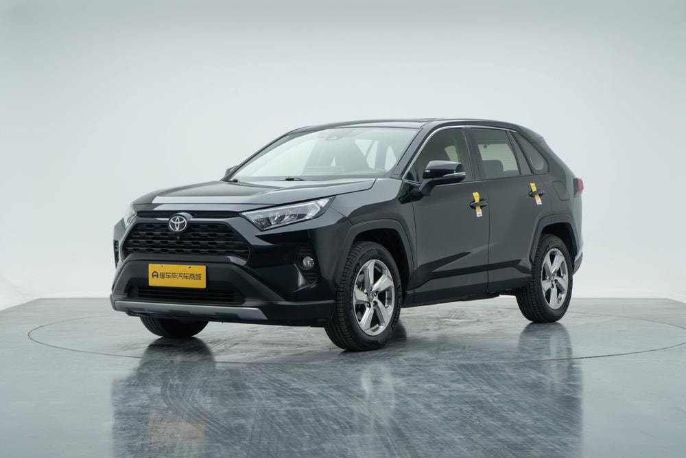 Toyota RAV4 2020 — фото автомобиля 1