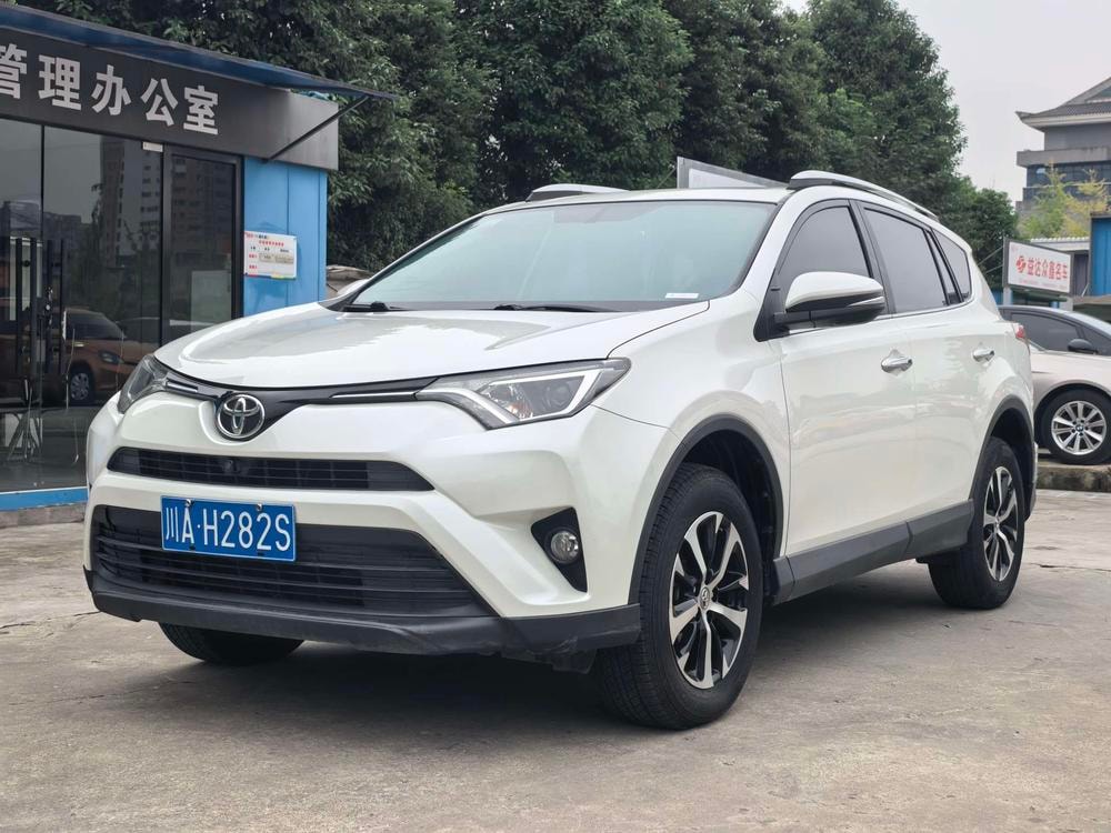 Toyota RAV4 2016 — фото автомобиля