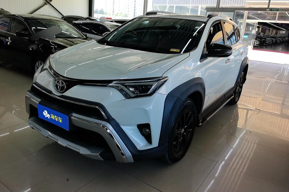 Toyota RAV4 2019 — фото автомобиля 1