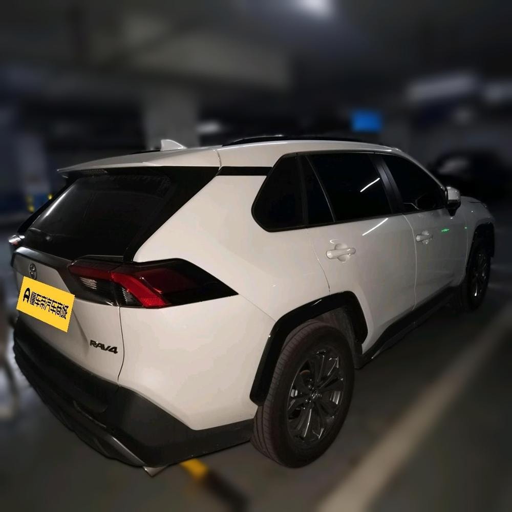 Toyota RAV4 2024 — фото автомобиля 1
