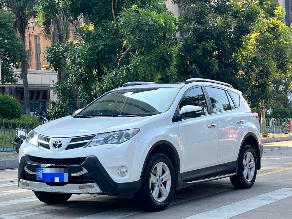 Toyota RAV4 2013 — фото автомобиля