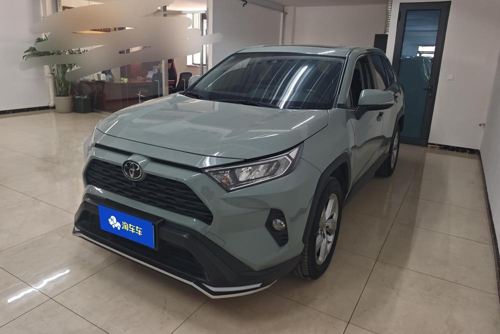 Toyota RAV4 2020 — фото автомобиля 1
