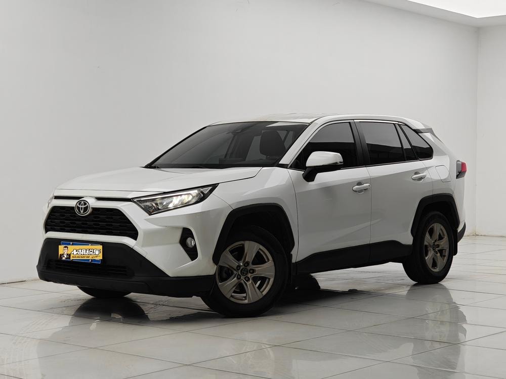 Toyota RAV4 2022 — фото автомобиля 1