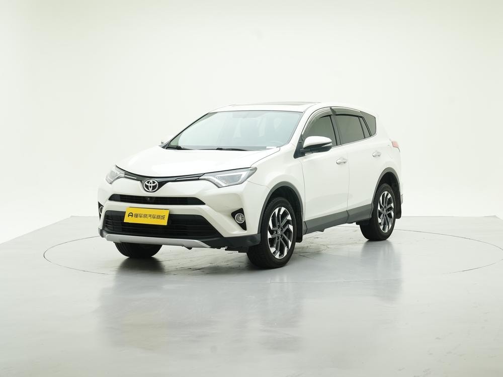 Toyota RAV4 2016 — фото автомобиля 1