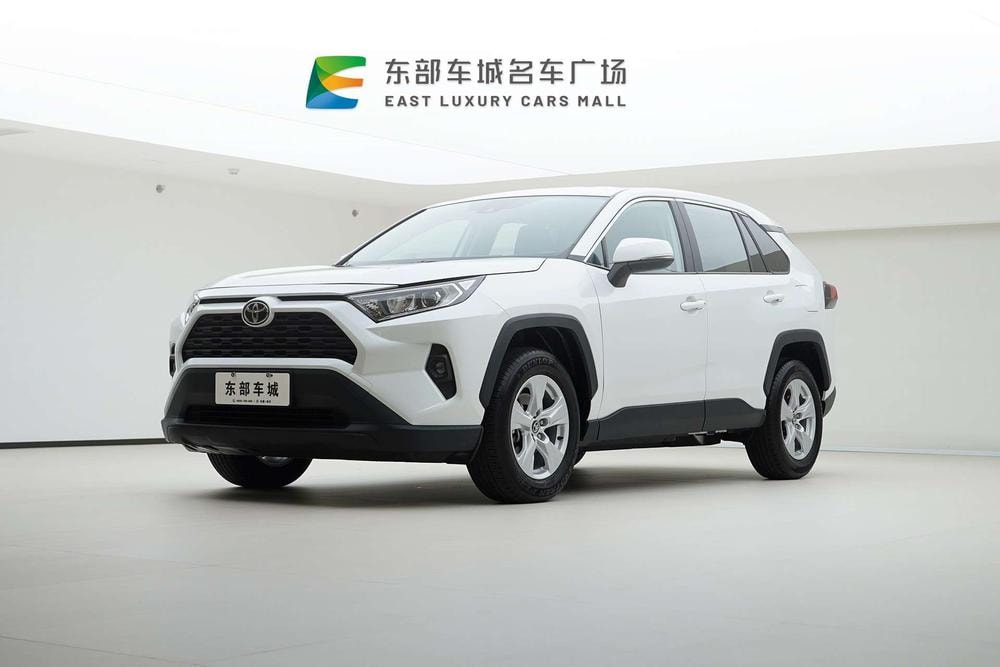 Toyota RAV4 2024 — фото автомобиля