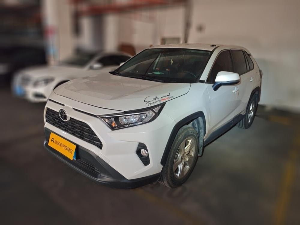 Toyota RAV4 2020 — фото автомобиля 1