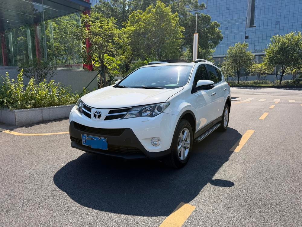 Toyota RAV4 2013 — фото автомобиля