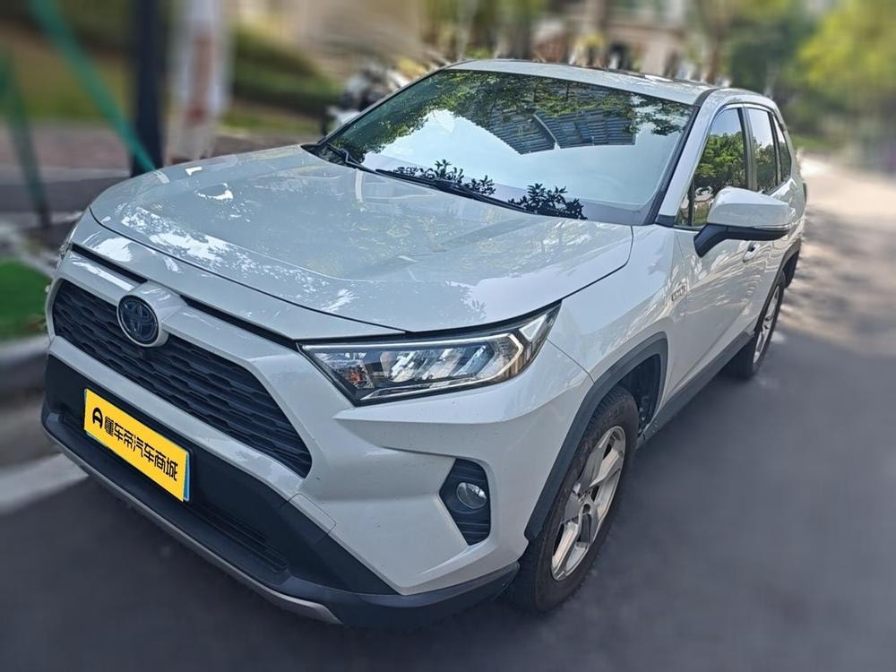 Toyota RAV4 2021 — фото автомобиля 1