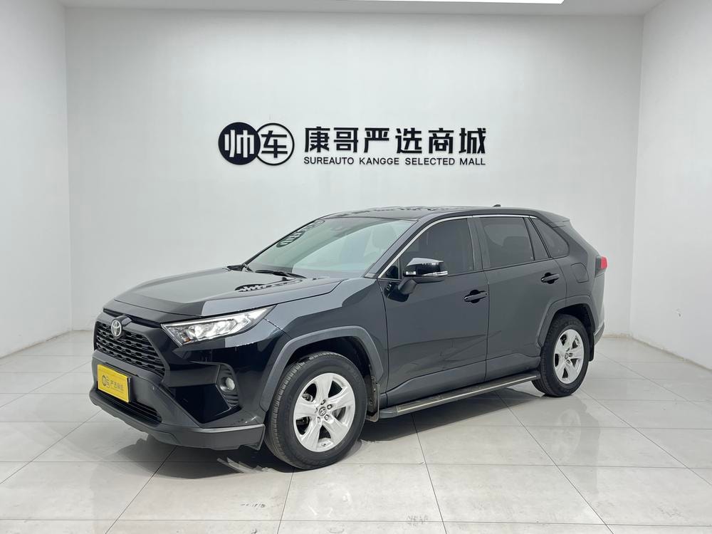 Toyota RAV4 2021 — фото автомобиля 1