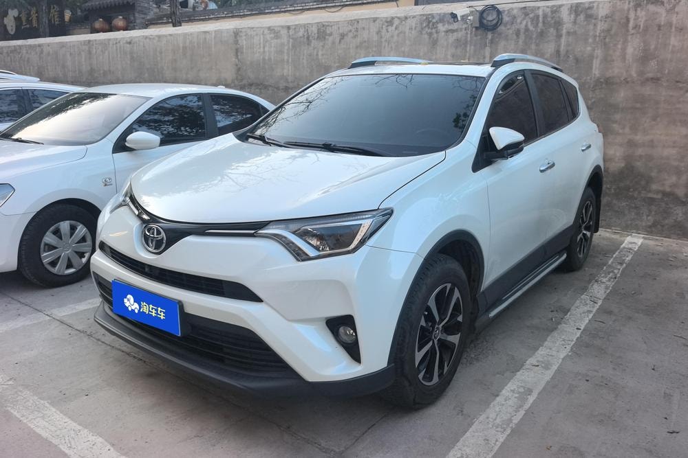 Toyota RAV4 2016 — фото автомобиля