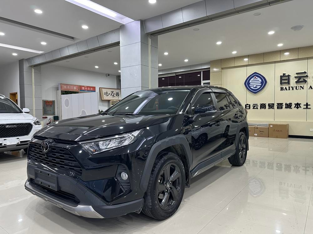 Toyota RAV4 2022 — фото автомобиля
