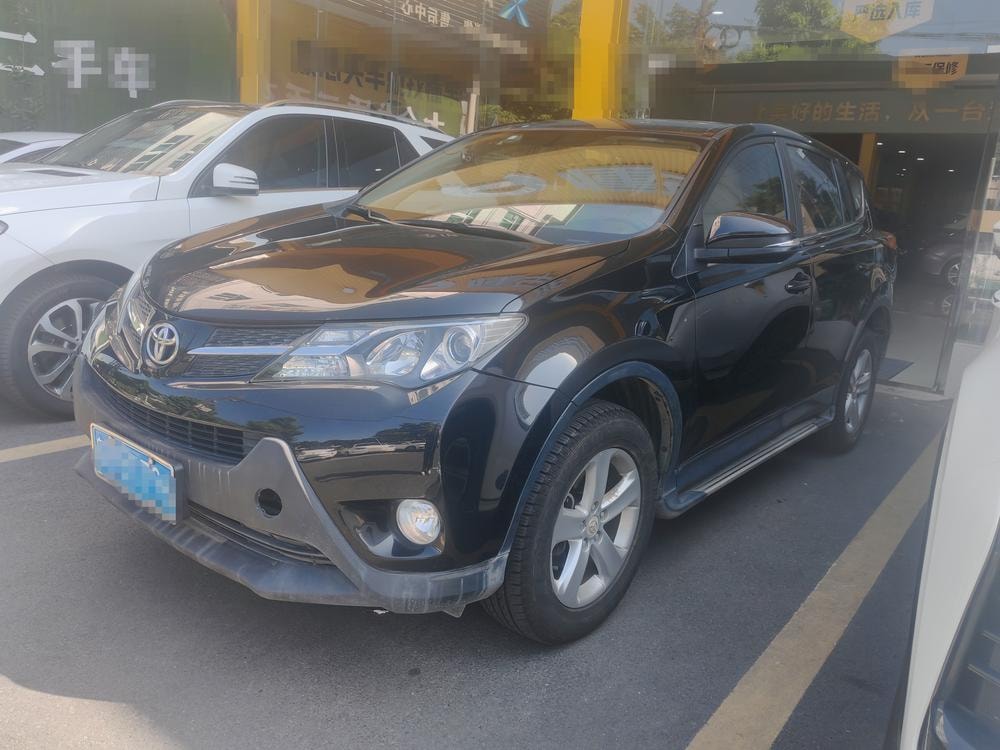 Toyota RAV4 2013 — фото автомобиля