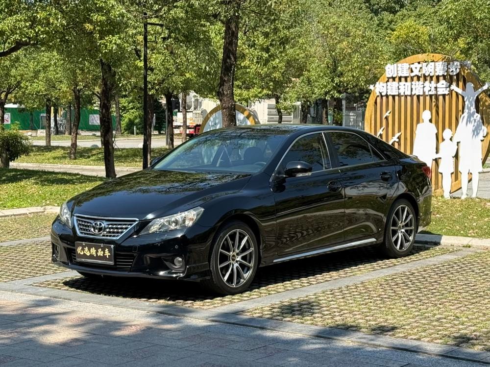 Toyota Reiz 2012 — фото автомобиля 1