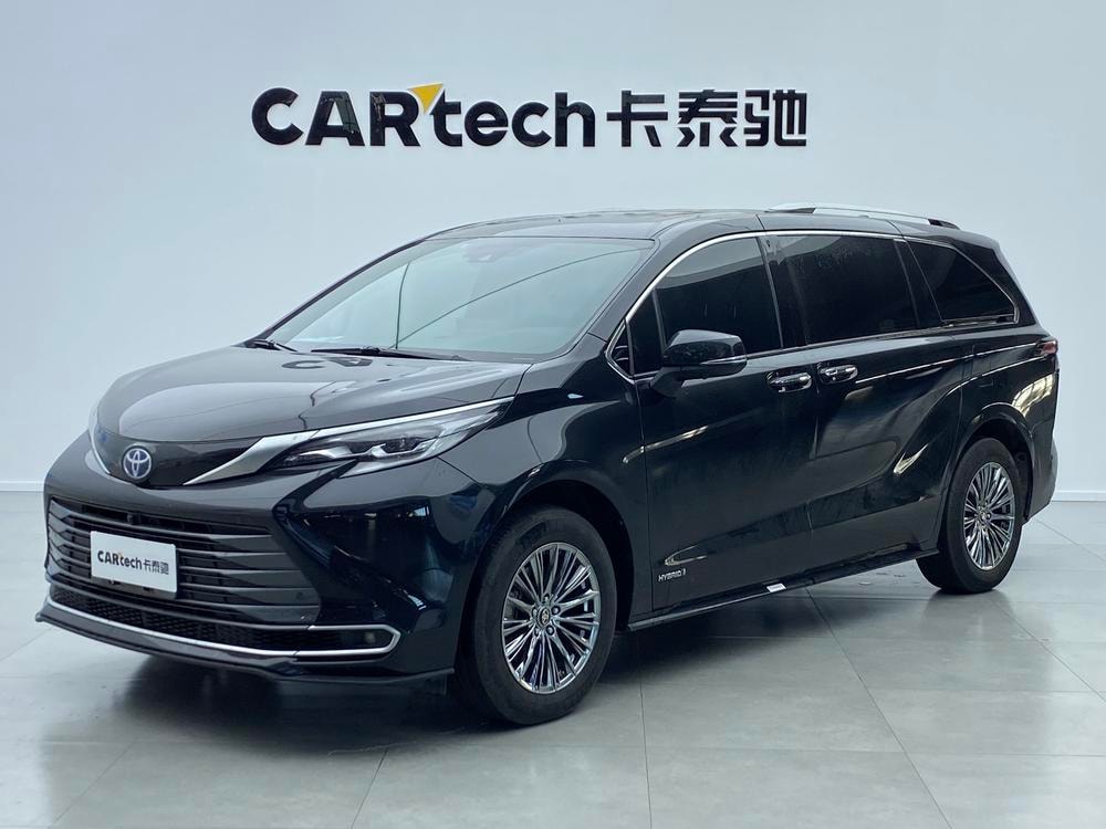 Toyota Sienna 2021 — фото автомобиля