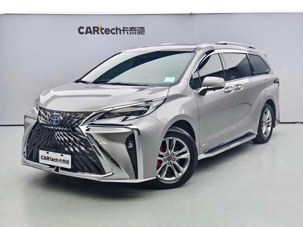 Toyota Sienna 2023 — фото автомобиля
