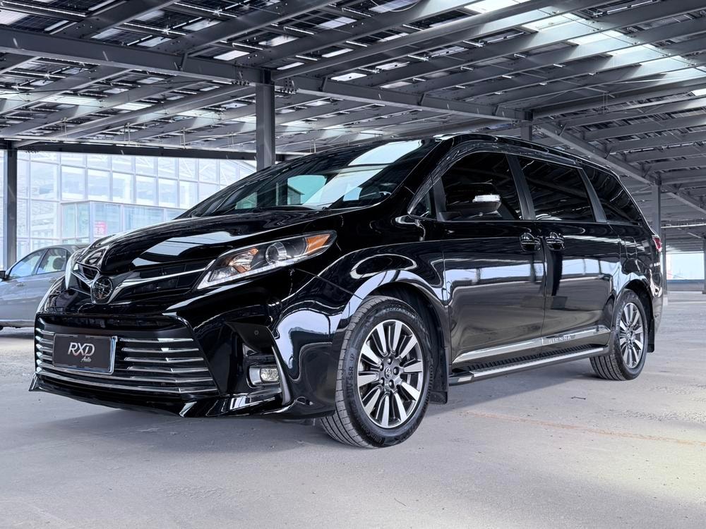 Toyota Sienna 2020 — фото автомобиля