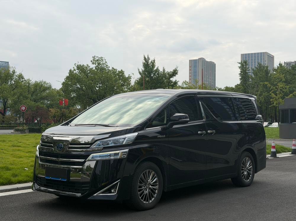 Toyota Vellfire 2019 — фото автомобиля