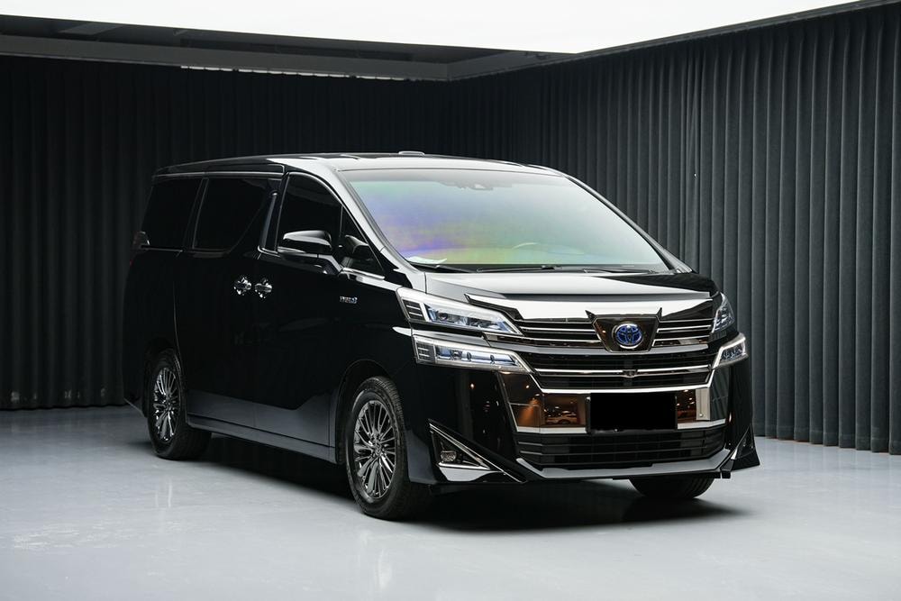 Toyota Vellfire 2019 — фото автомобиля 1