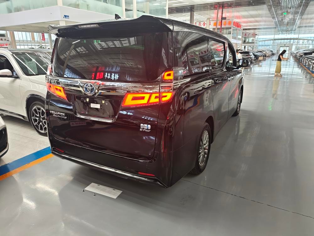 Toyota Vellfire 2020 — фото автомобиля