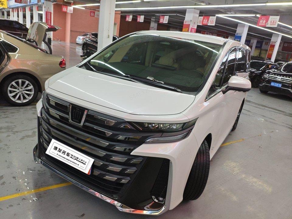 Toyota Vellfire 2023 — фото автомобиля