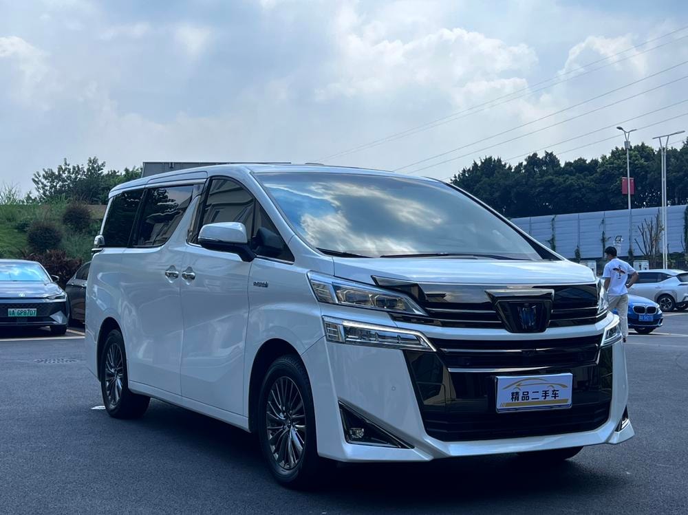 Toyota Vellfire 2022 — фото автомобиля