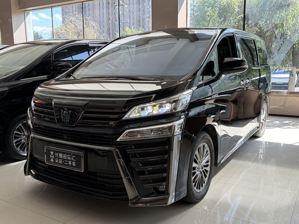 Toyota Vellfire 2022 — фото автомобиля