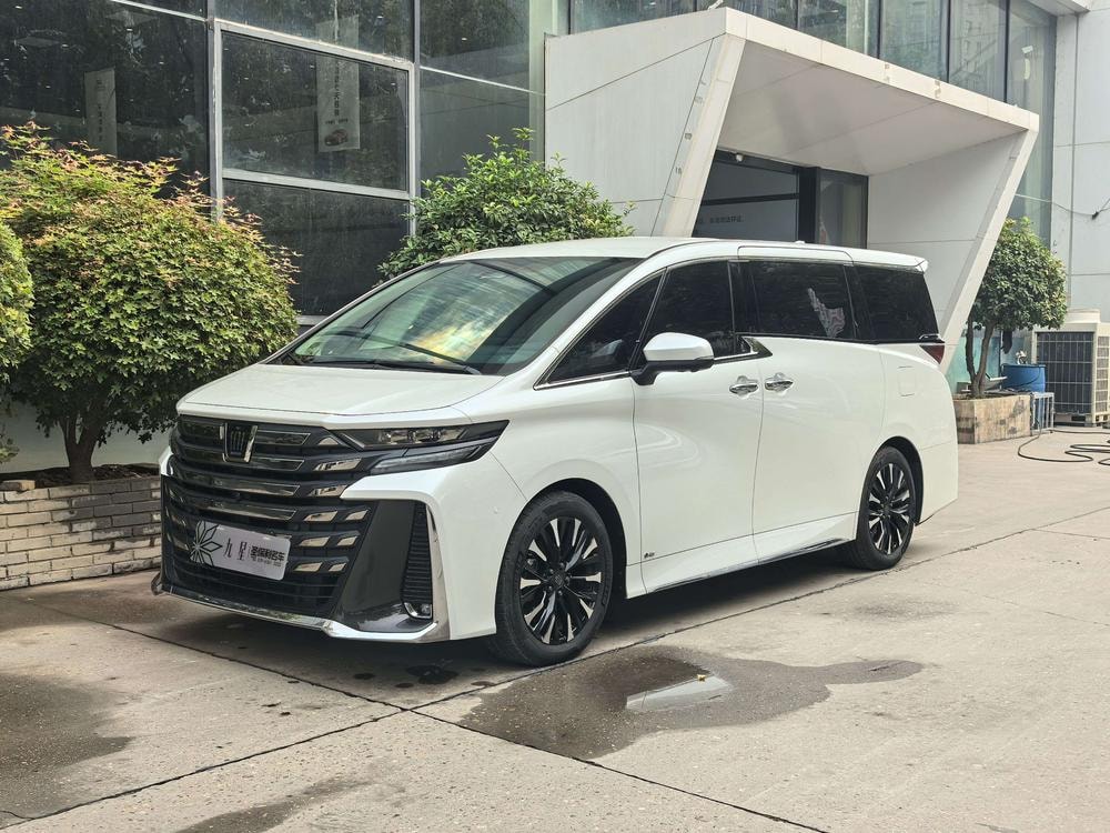 Toyota Vellfire 2024 — фото автомобиля