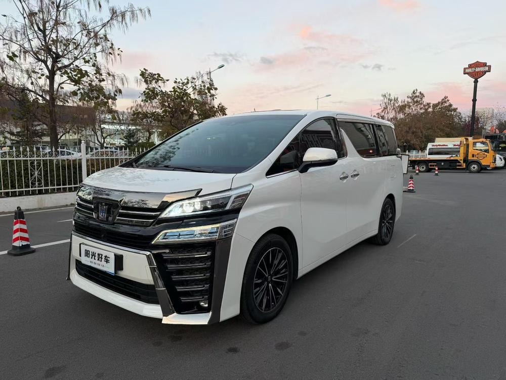 Toyota Vellfire 2021 — фото автомобиля