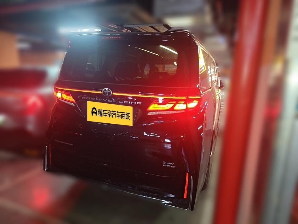 Toyota Vellfire 2023 — фото автомобиля
