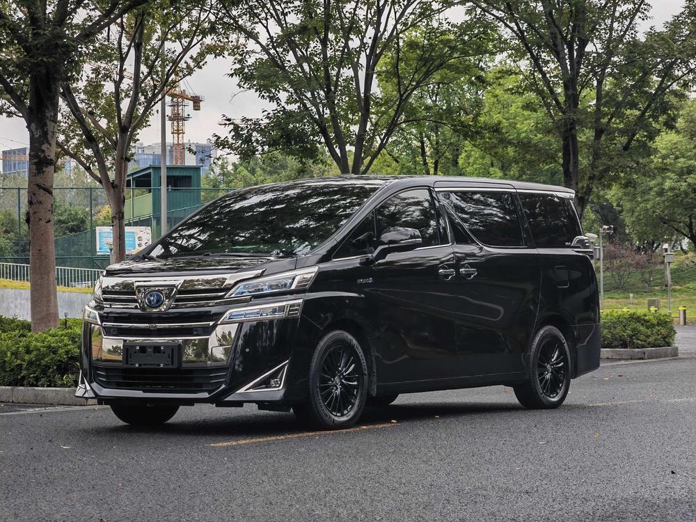 Toyota Vellfire 2020 — фото автомобиля