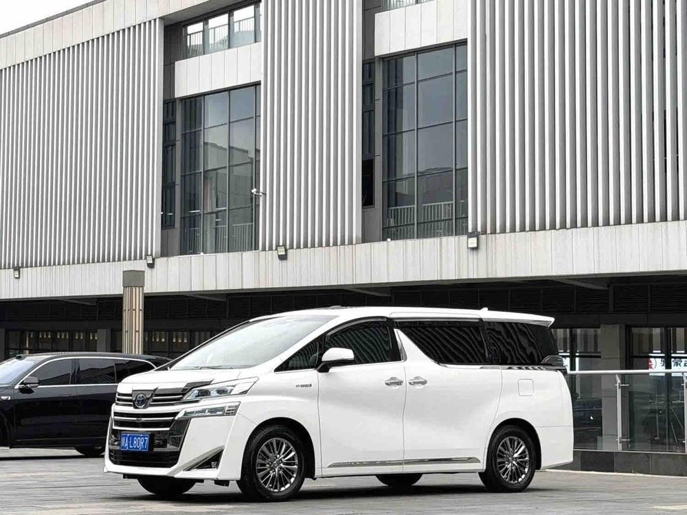 Toyota Vellfire 2020 — фото автомобиля
