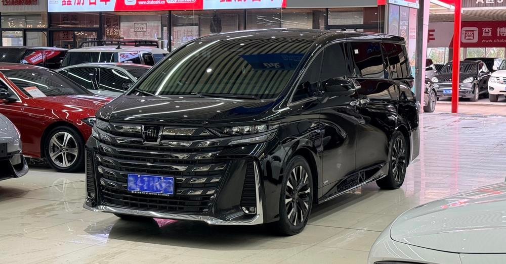 Toyota Vellfire 2024 — фото автомобиля