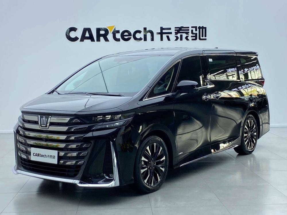 Toyota Vellfire 2023 — фото автомобиля 1