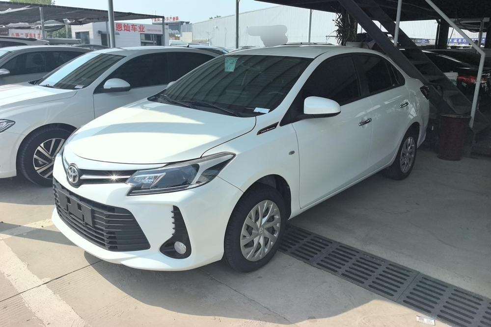 Toyota Vios 2022 — фото автомобиля 1