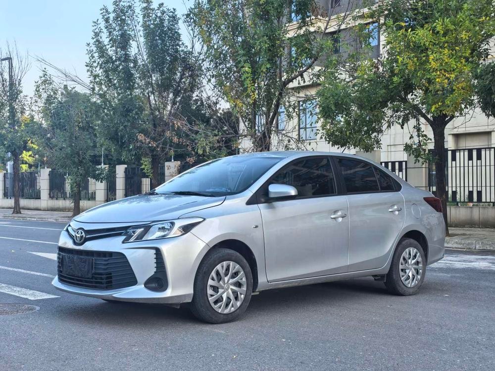 Toyota Vios 2021 — фото автомобиля 1