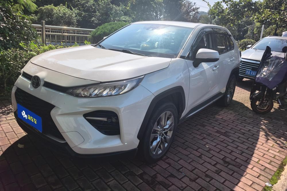 Toyota Wildlander 2022 — фото автомобиля 1