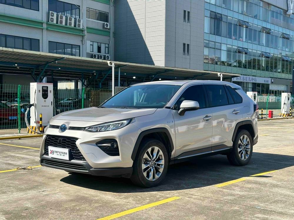 Toyota Wildlander 2022 — фото автомобиля 1