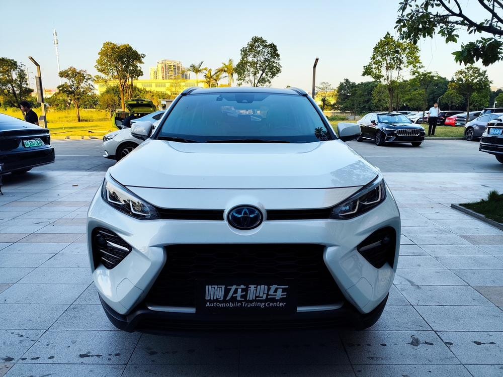 Toyota Wildlander 2023 — фото автомобиля 1