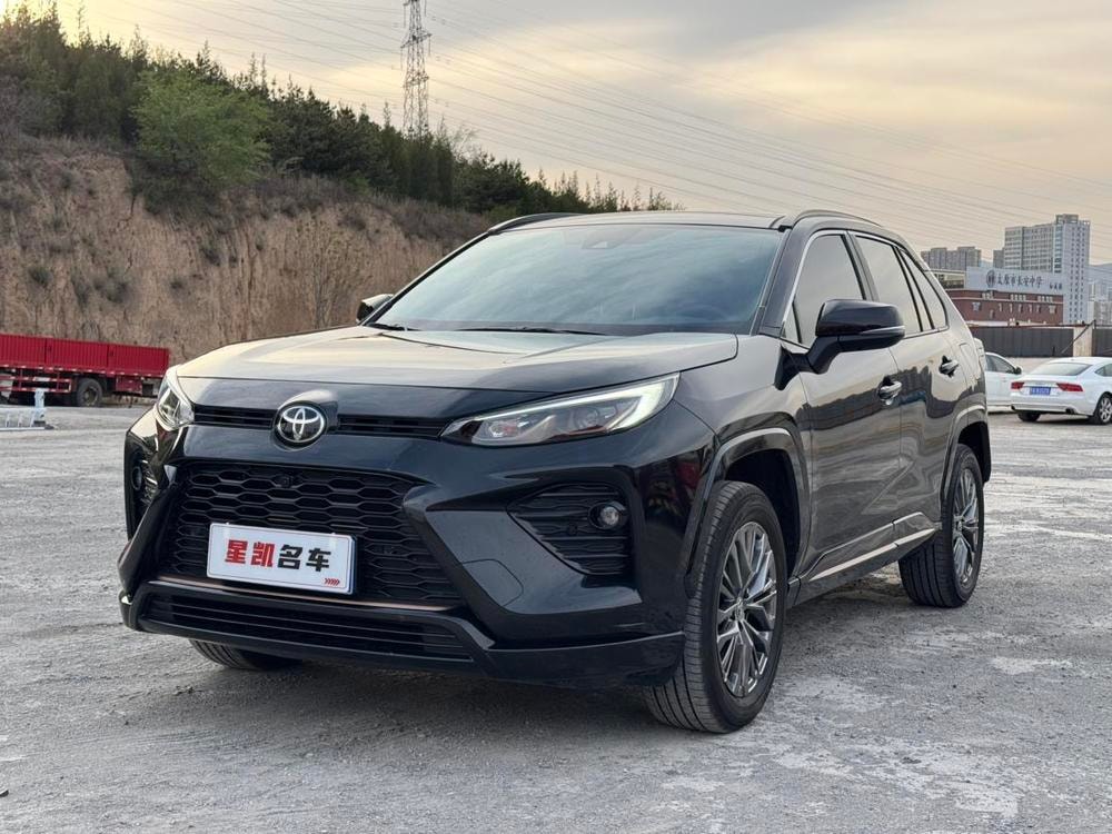 Toyota Wildlander 2024 — фото автомобиля
